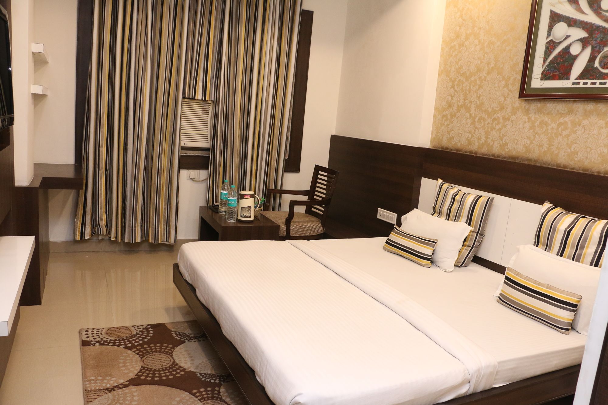 Hotel Shalimar Deluxe Bhopal Exterior foto
